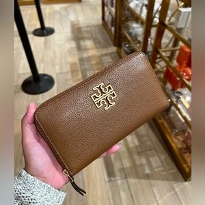 Tory burch britten continental wallet